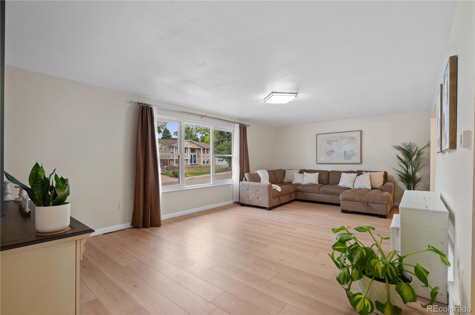 MLS Image #4 for 8722 e layton avenue,denver, Colorado