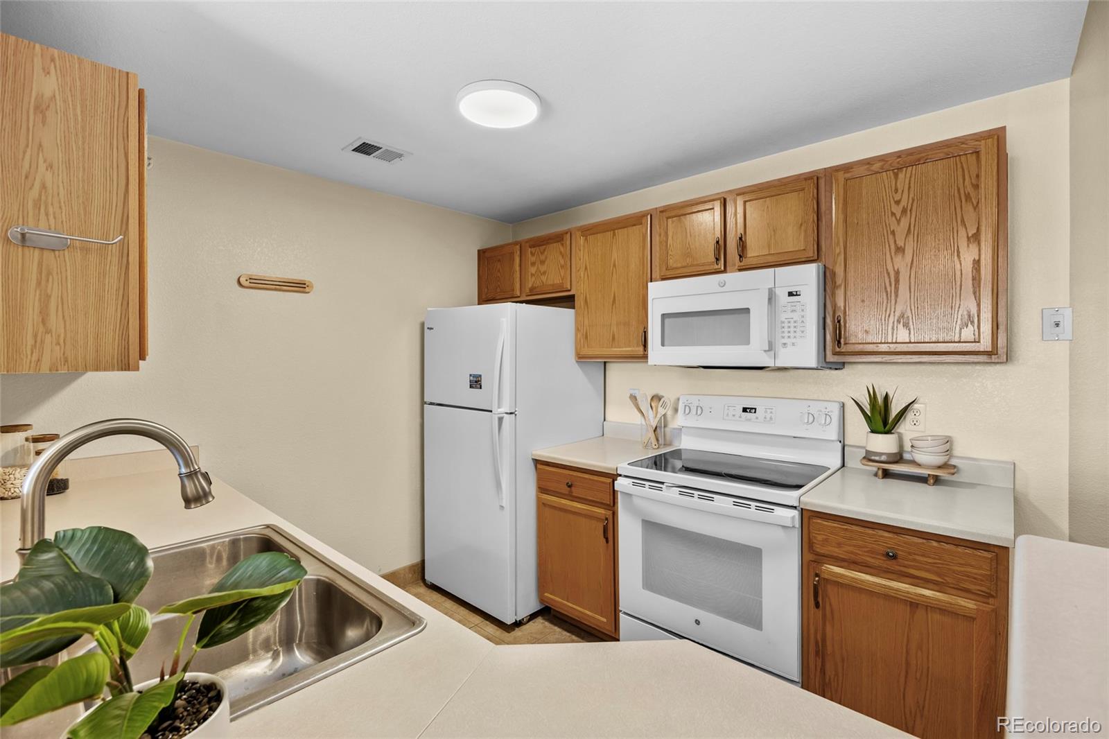 MLS Image #13 for 7440 s blackhawk street,englewood, Colorado