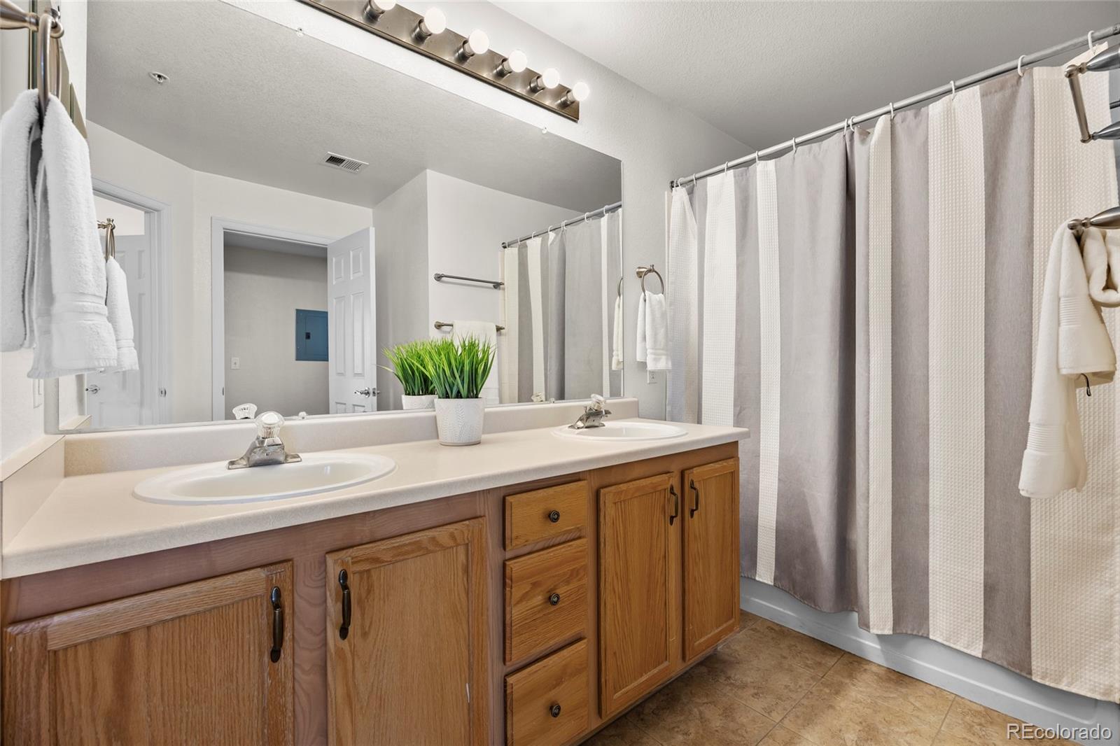 MLS Image #33 for 7440 s blackhawk street,englewood, Colorado