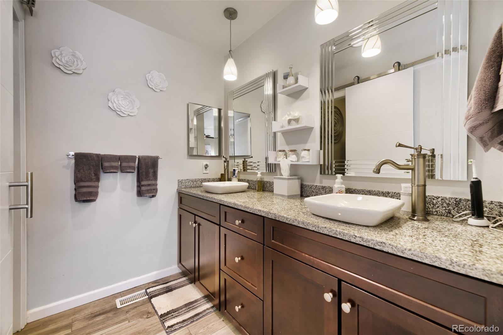 MLS Image #1 for 7579 s monaco way,englewood, Colorado