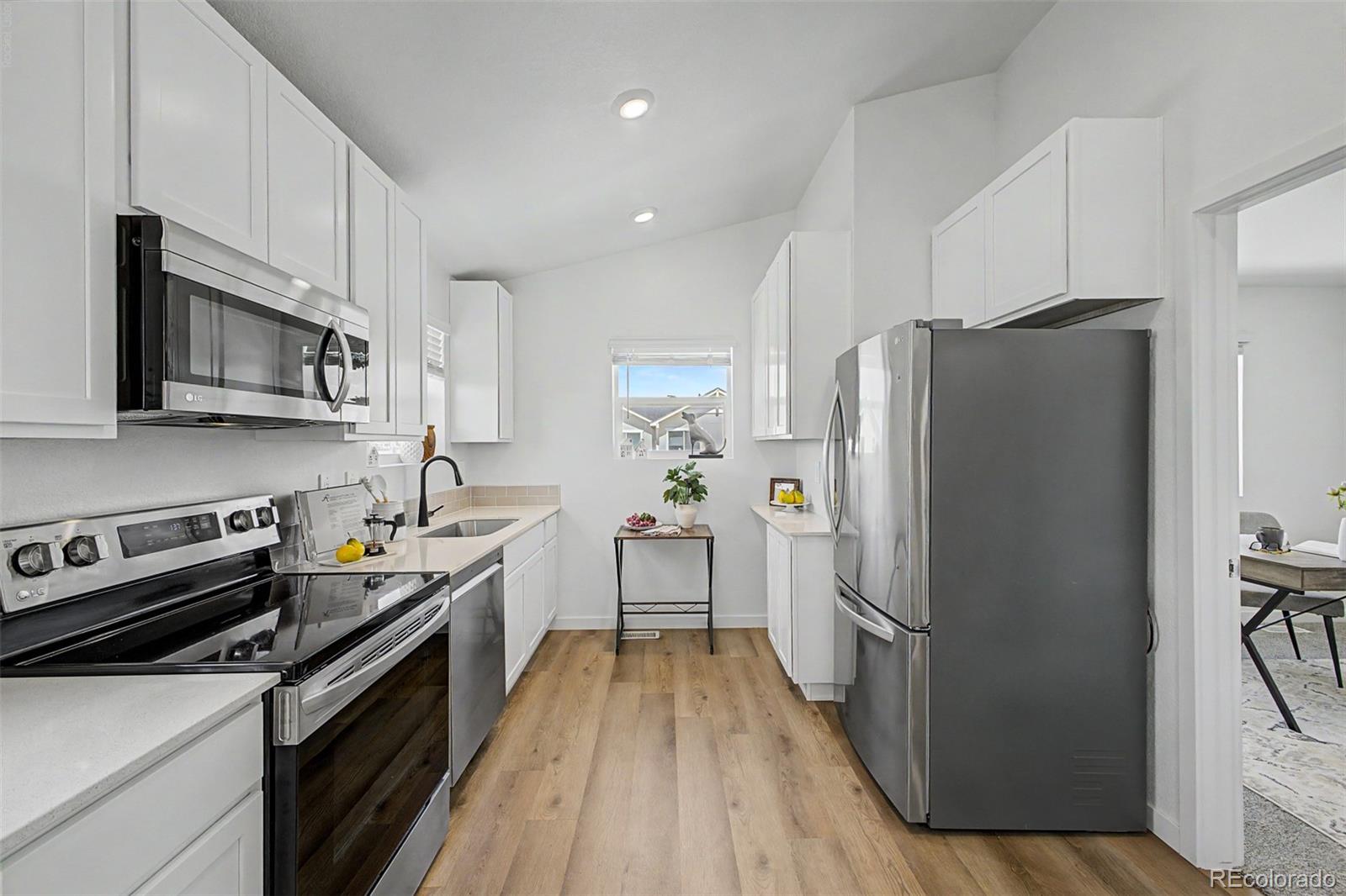 MLS Image #13 for 533  condor way,johnstown, Colorado