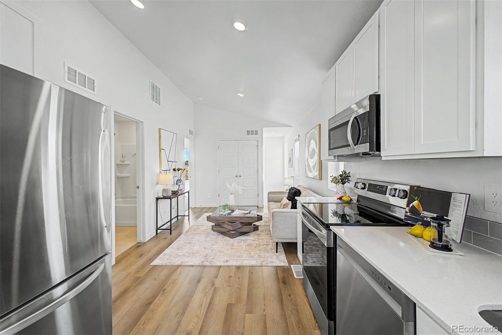 MLS Image #15 for 533  condor way,johnstown, Colorado