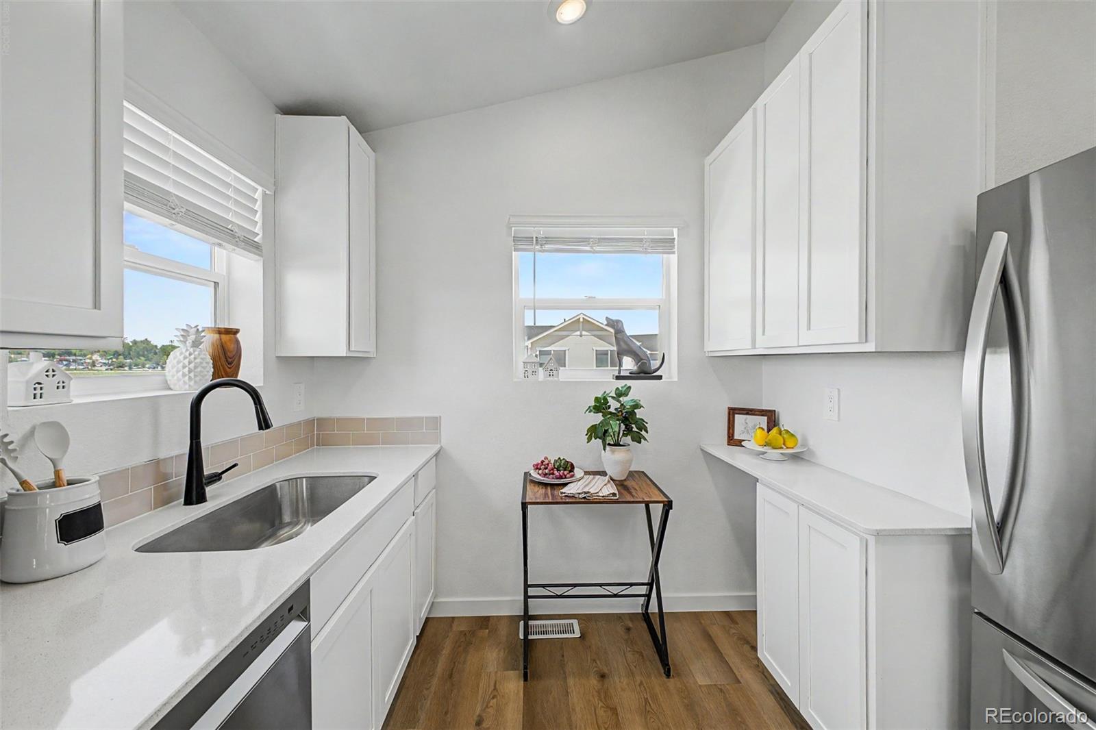 MLS Image #16 for 533  condor way,johnstown, Colorado