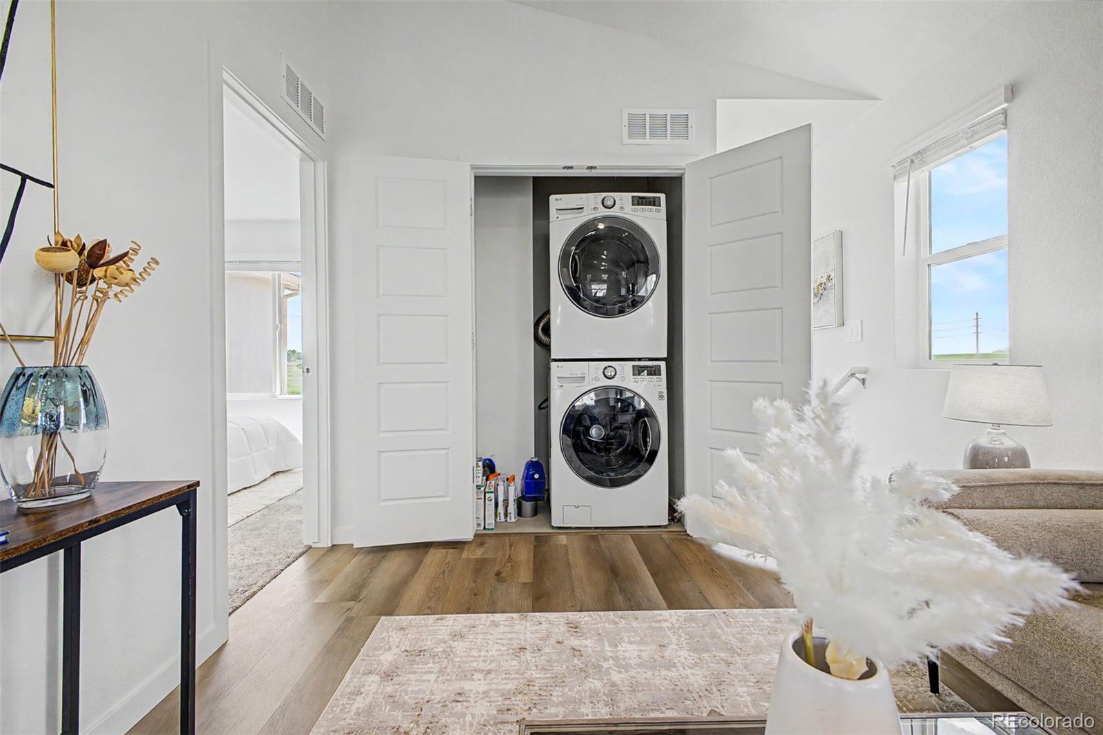 MLS Image #28 for 533  condor way,johnstown, Colorado