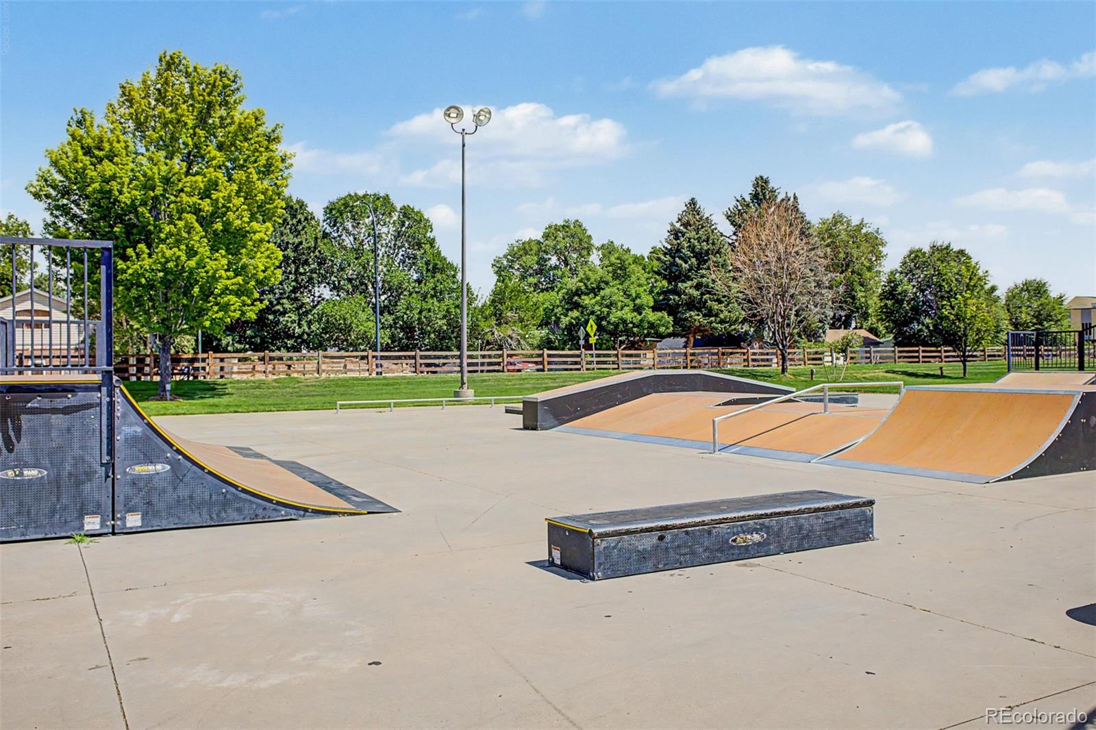 MLS Image #33 for 533  condor way,johnstown, Colorado