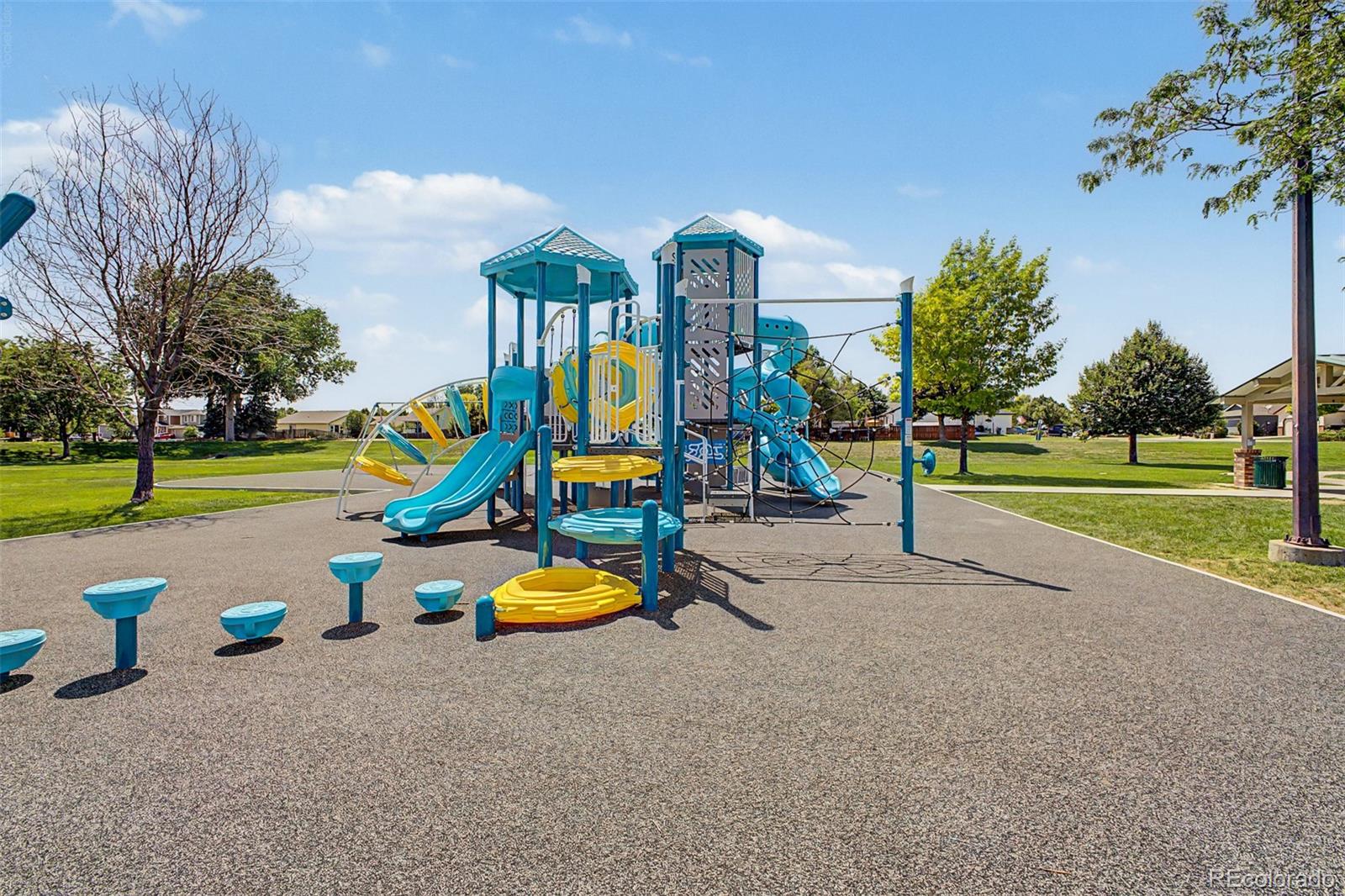 MLS Image #37 for 533  condor way,johnstown, Colorado