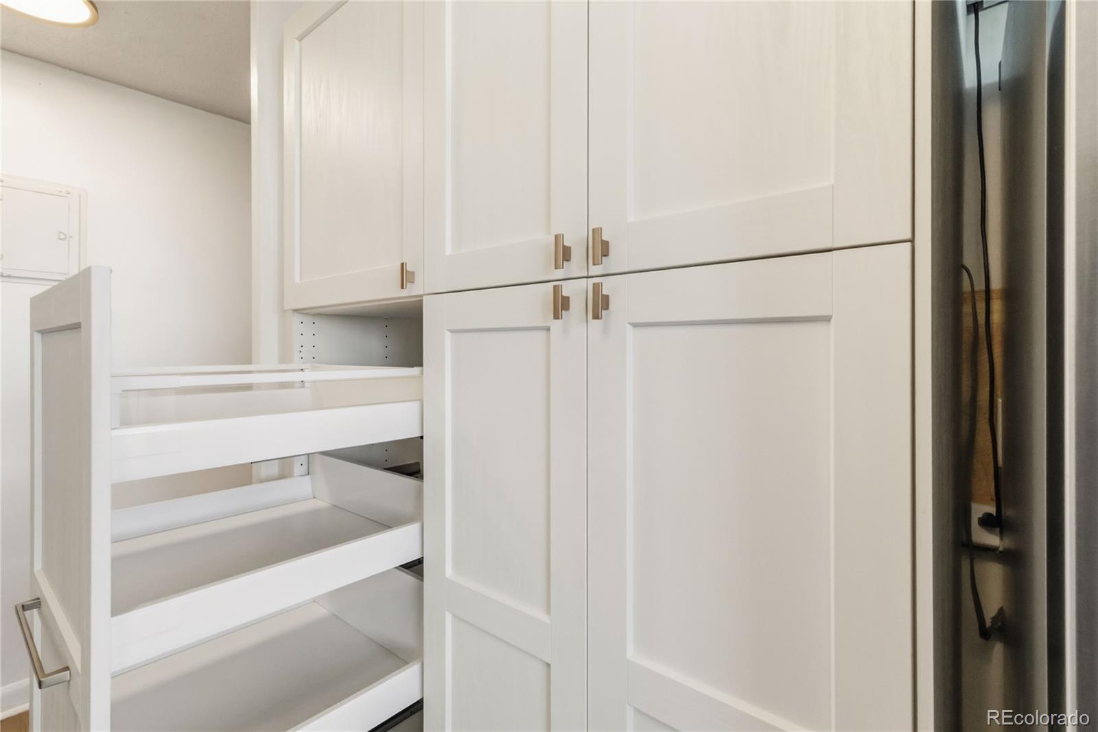 MLS Image #14 for 1155 n ash street,denver, Colorado