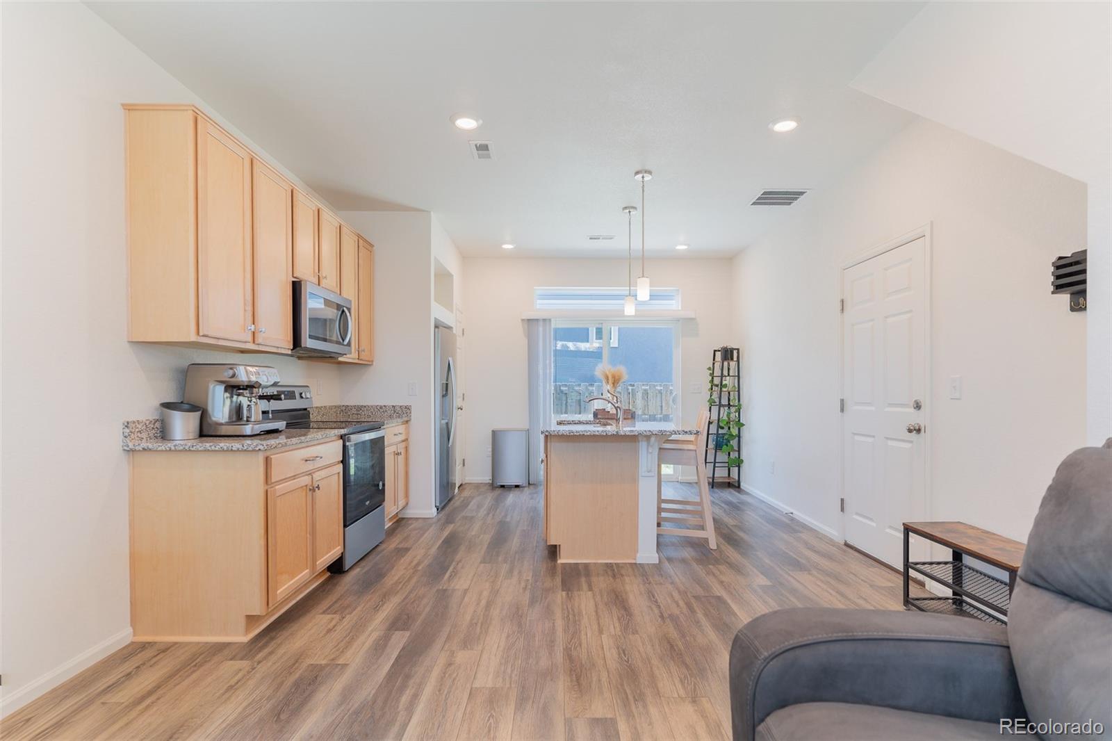 MLS Image #10 for 211 s oak hill street,aurora, Colorado