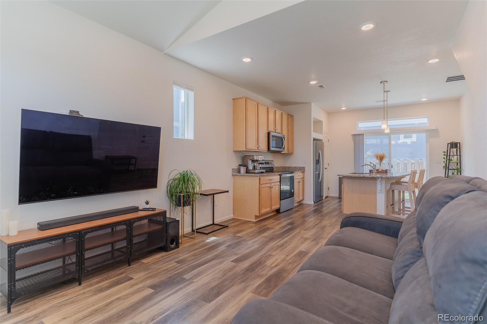 MLS Image #9 for 211 s oak hill street,aurora, Colorado