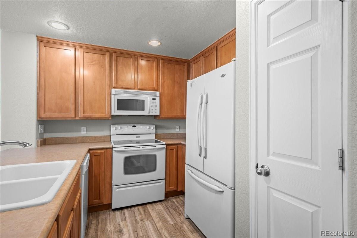 MLS Image #10 for 16061 e geddes drive,aurora, Colorado