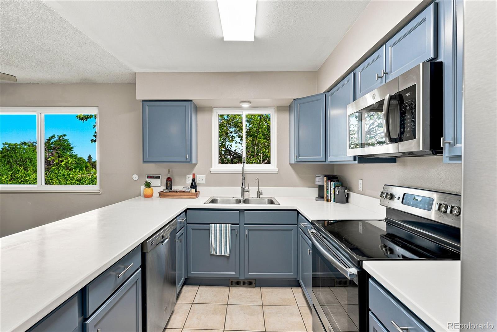 MLS Image #12 for 541 w crestline circle,littleton, Colorado