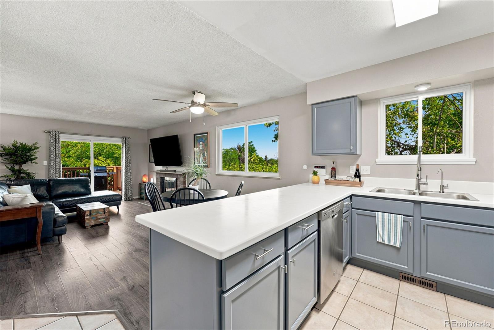 MLS Image #13 for 541 w crestline circle,littleton, Colorado