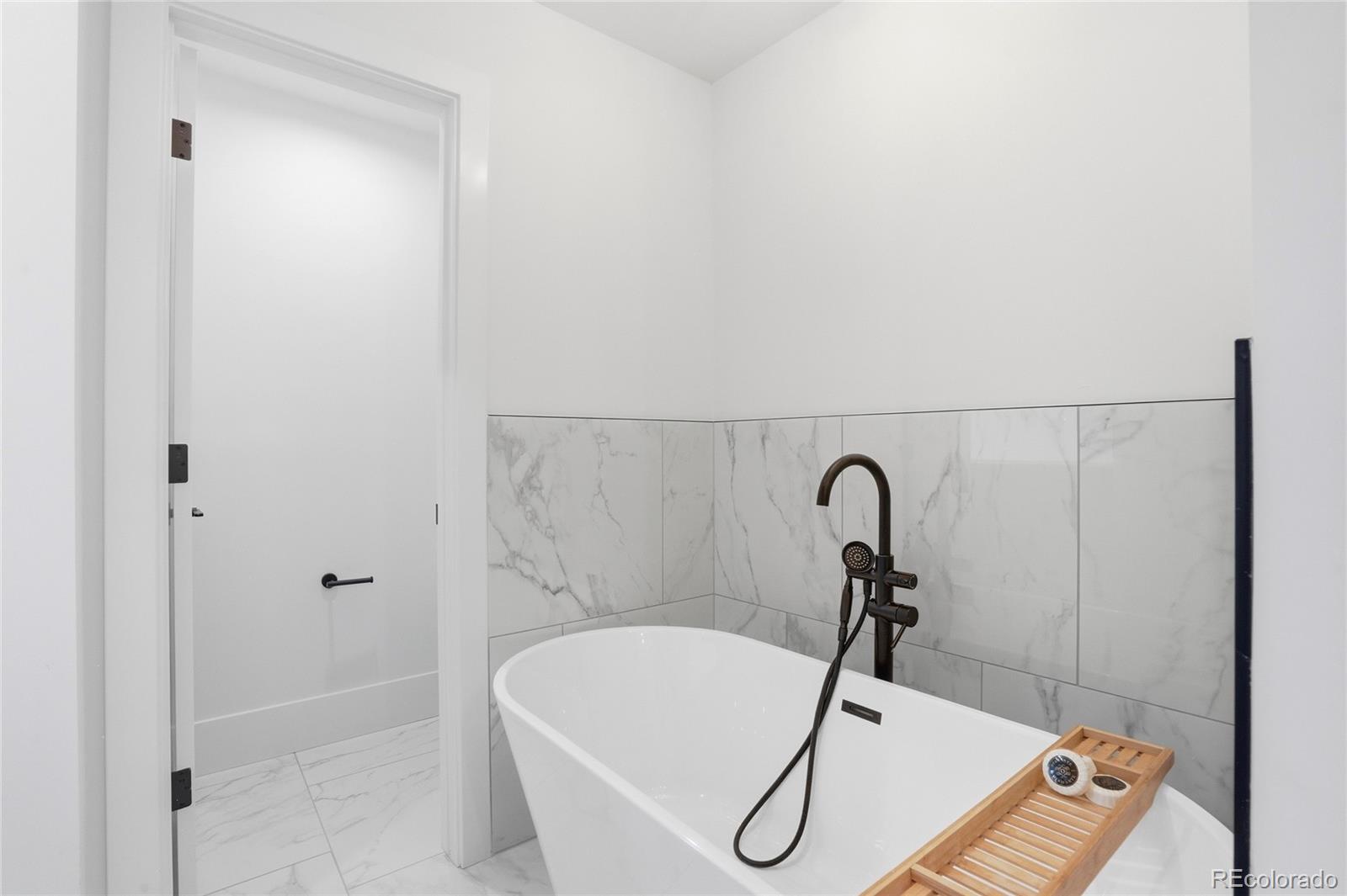 MLS Image #18 for 3645 s poplar street,denver, Colorado