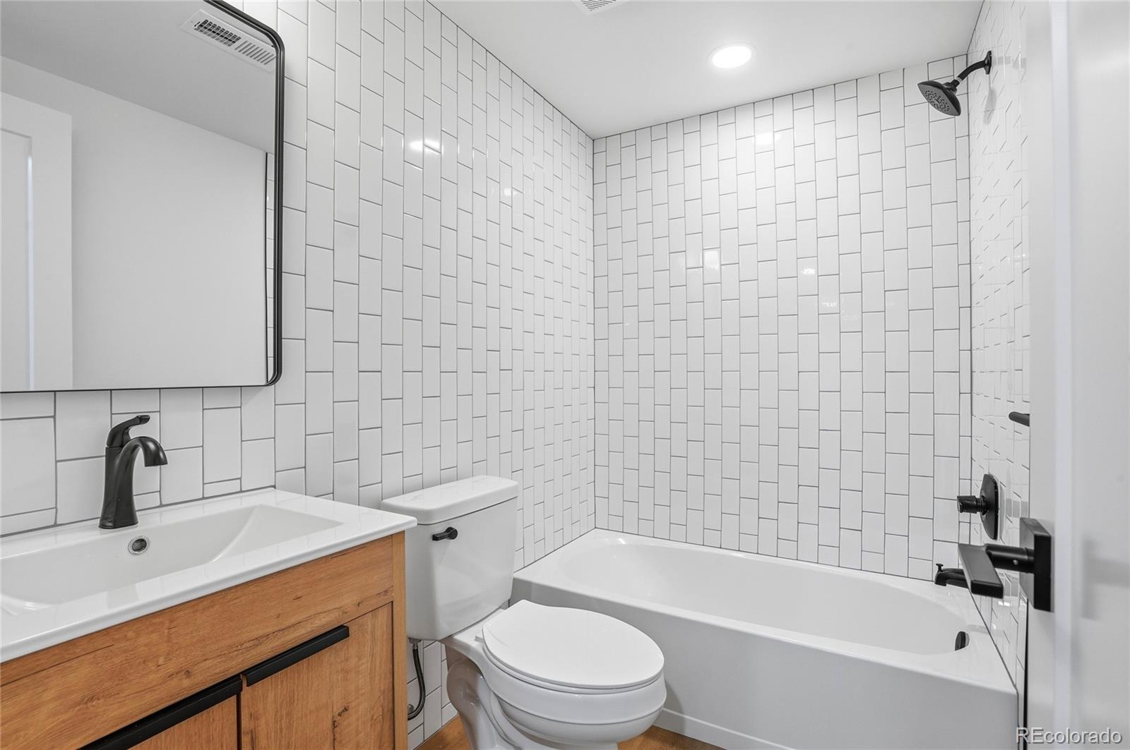 MLS Image #30 for 3645 s poplar street,denver, Colorado
