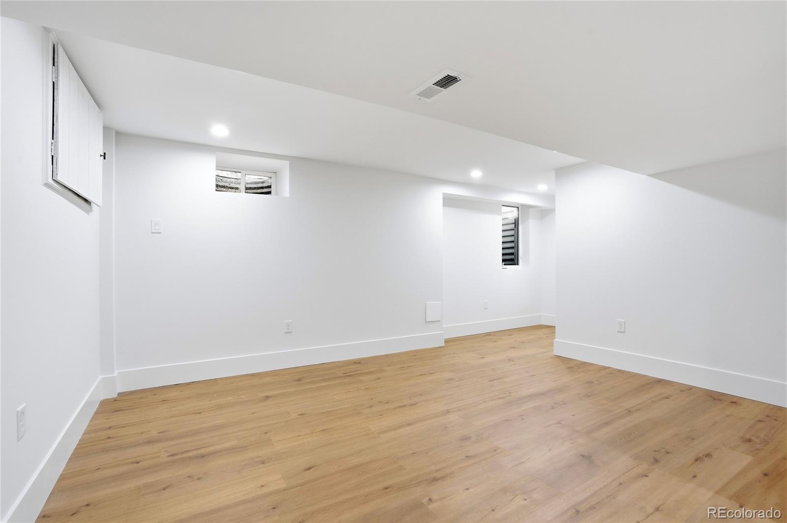 MLS Image #31 for 3645 s poplar street,denver, Colorado