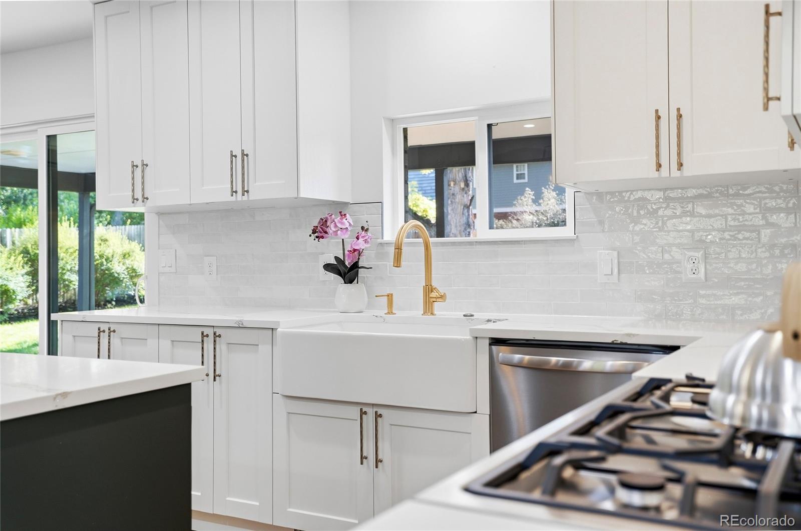 MLS Image #7 for 3645 s poplar street,denver, Colorado