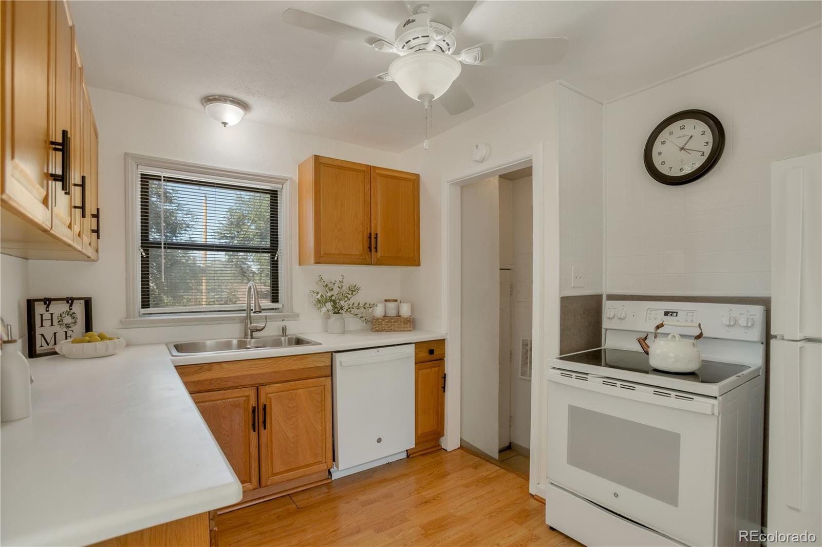 MLS Image #14 for 22  bryant way,denver, Colorado