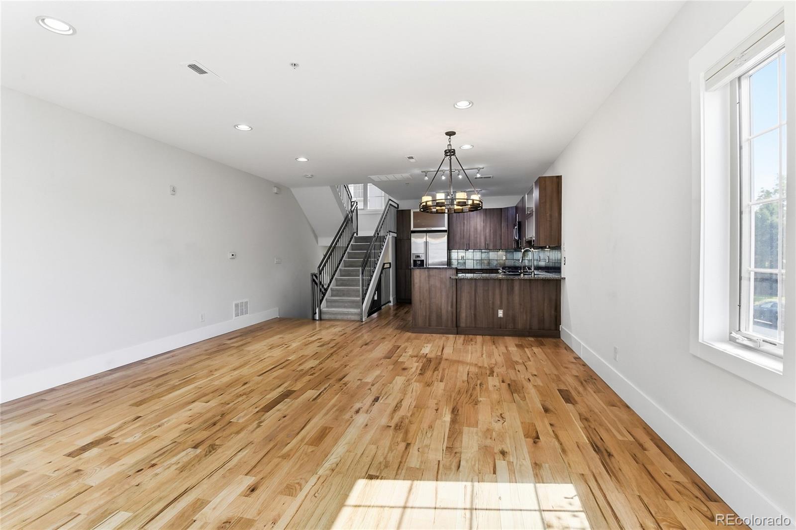 MLS Image #13 for 936 s pearl street,denver, Colorado