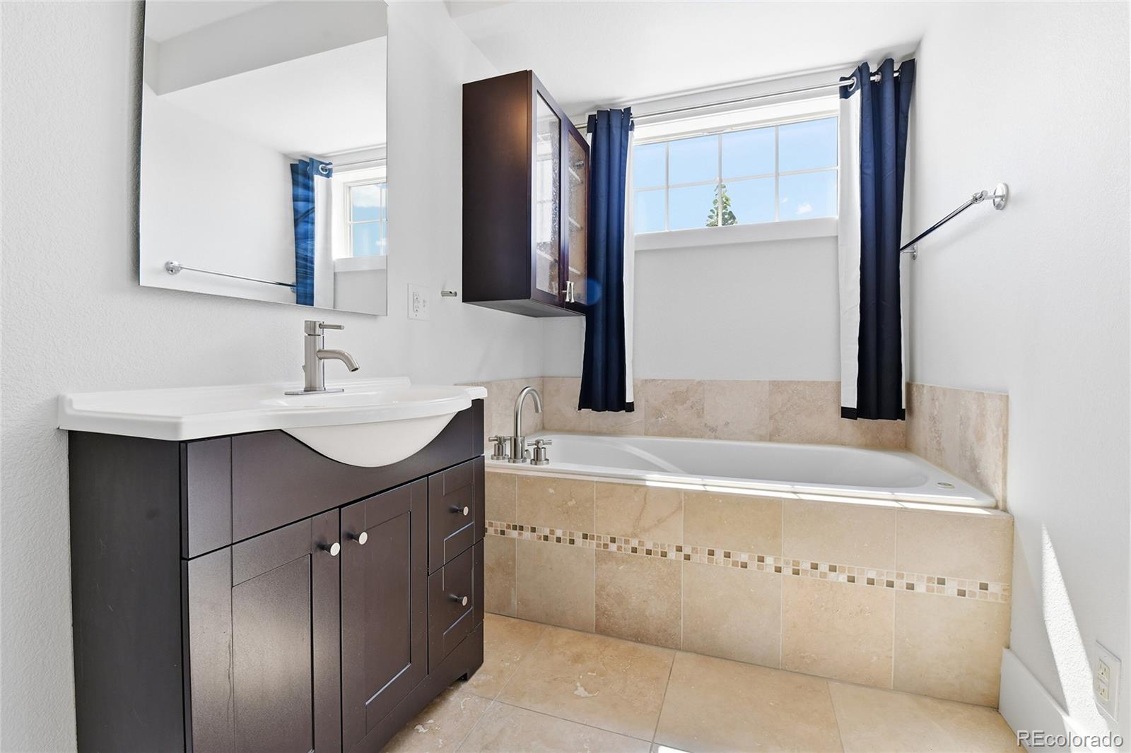 MLS Image #20 for 936 s pearl street,denver, Colorado