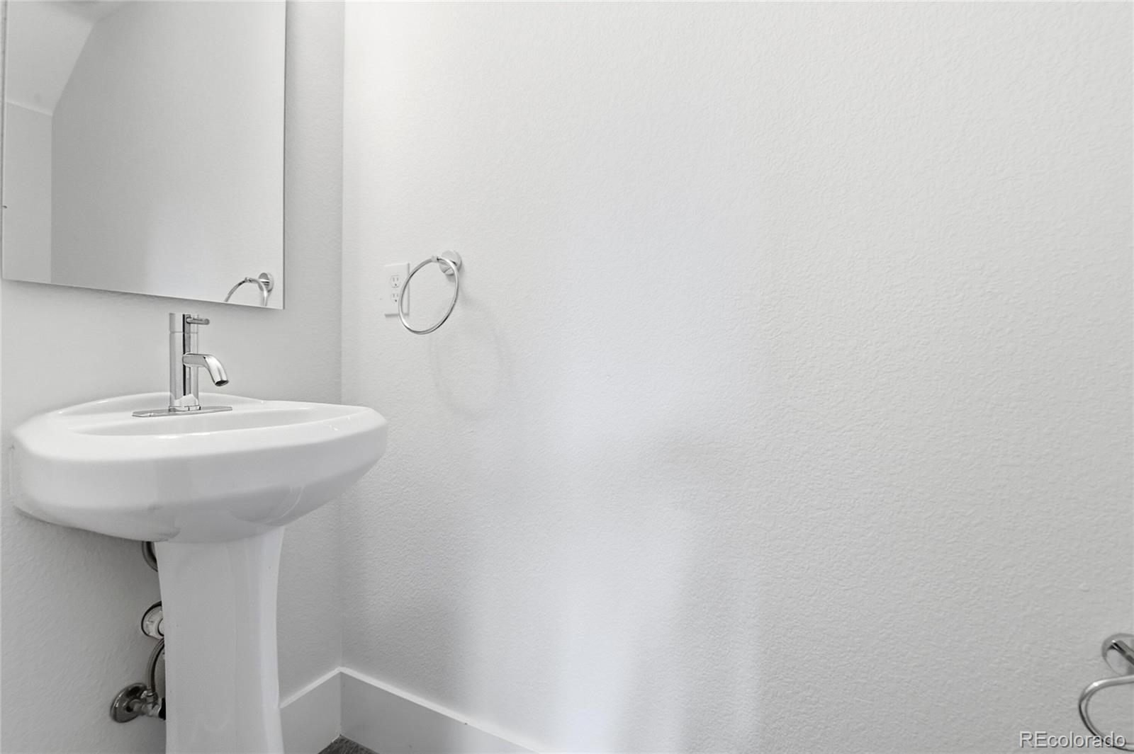 MLS Image #26 for 936 s pearl street,denver, Colorado