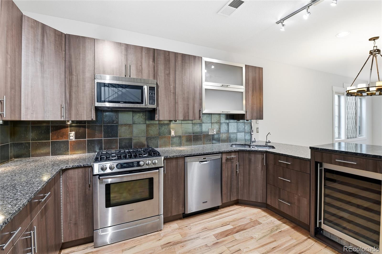 MLS Image #4 for 936 s pearl street,denver, Colorado