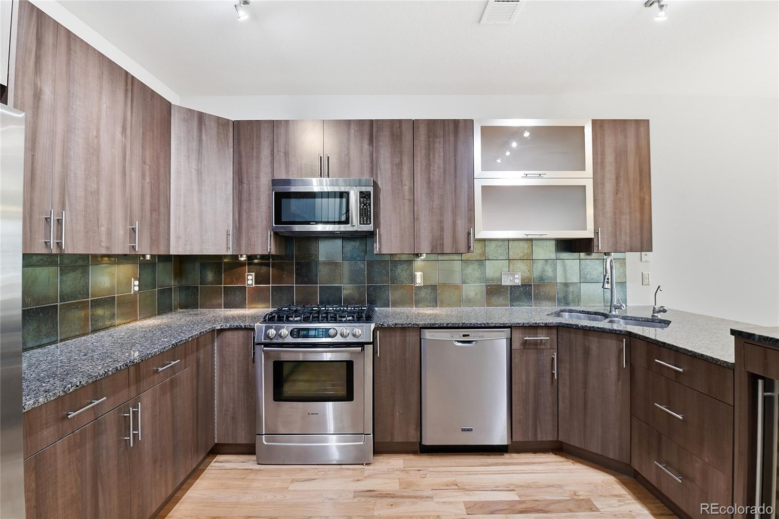 MLS Image #7 for 936 s pearl street,denver, Colorado