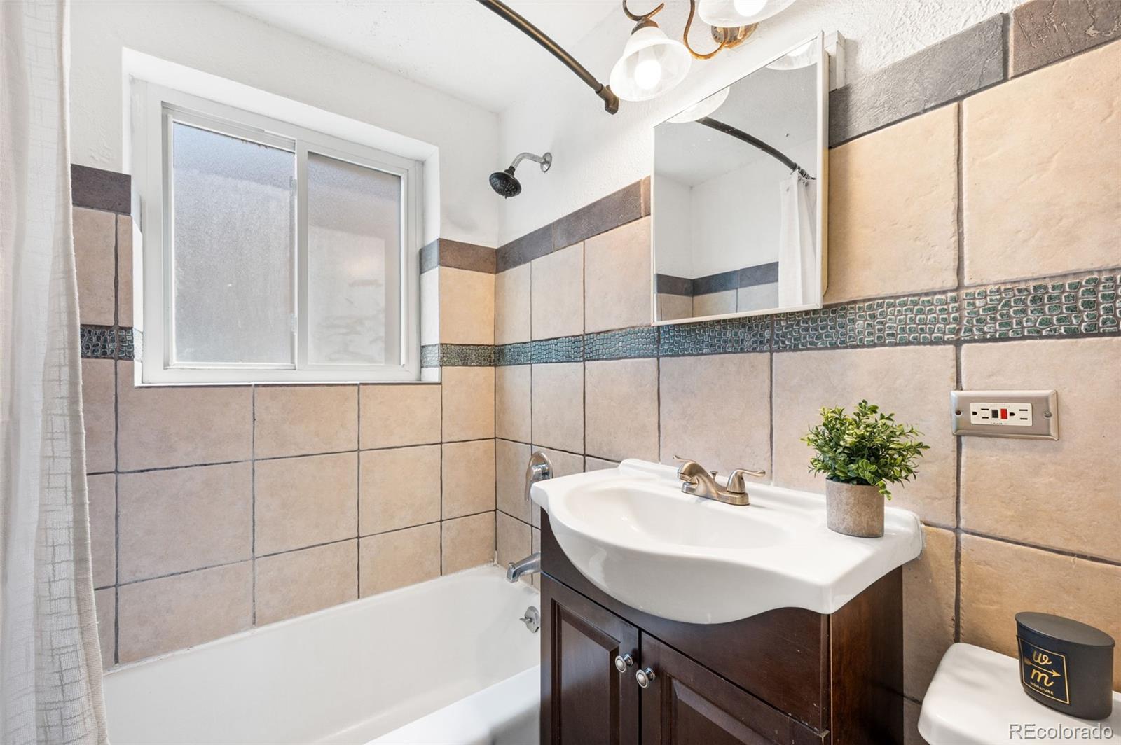 MLS Image #11 for 1620  colorado boulevard,denver, Colorado