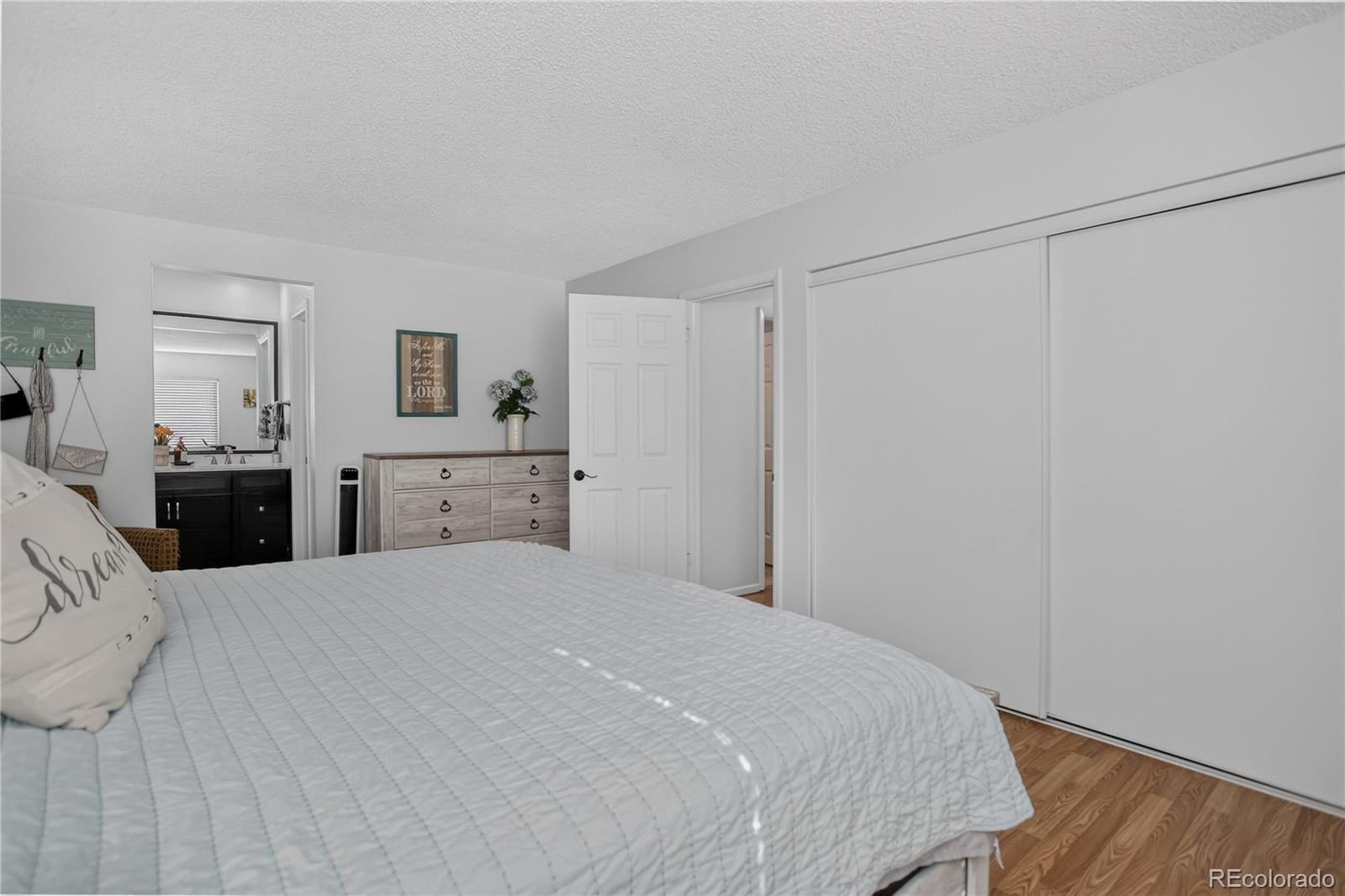 MLS Image #20 for 12495 e amherst circle,aurora, Colorado