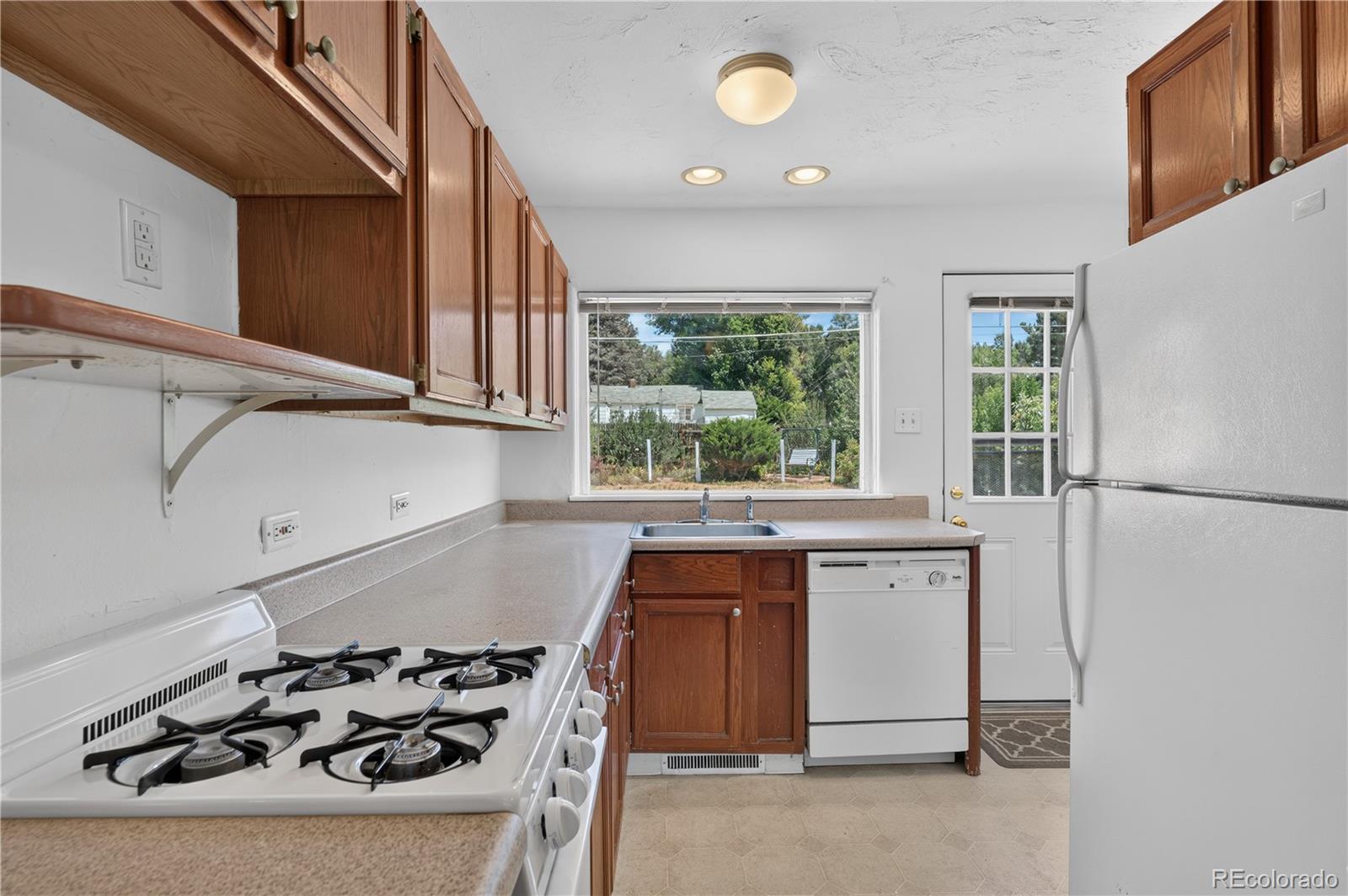 MLS Image #7 for 4396 s huron street,englewood, Colorado