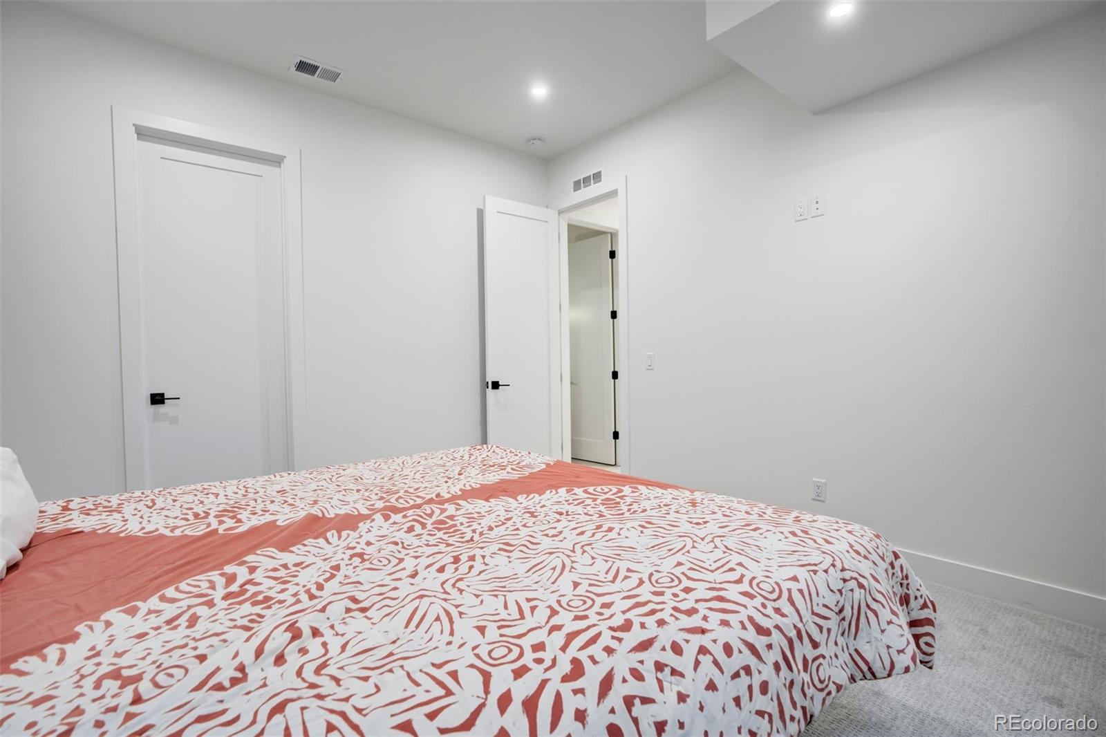 MLS Image #34 for 2526 s lincoln street ,denver, Colorado