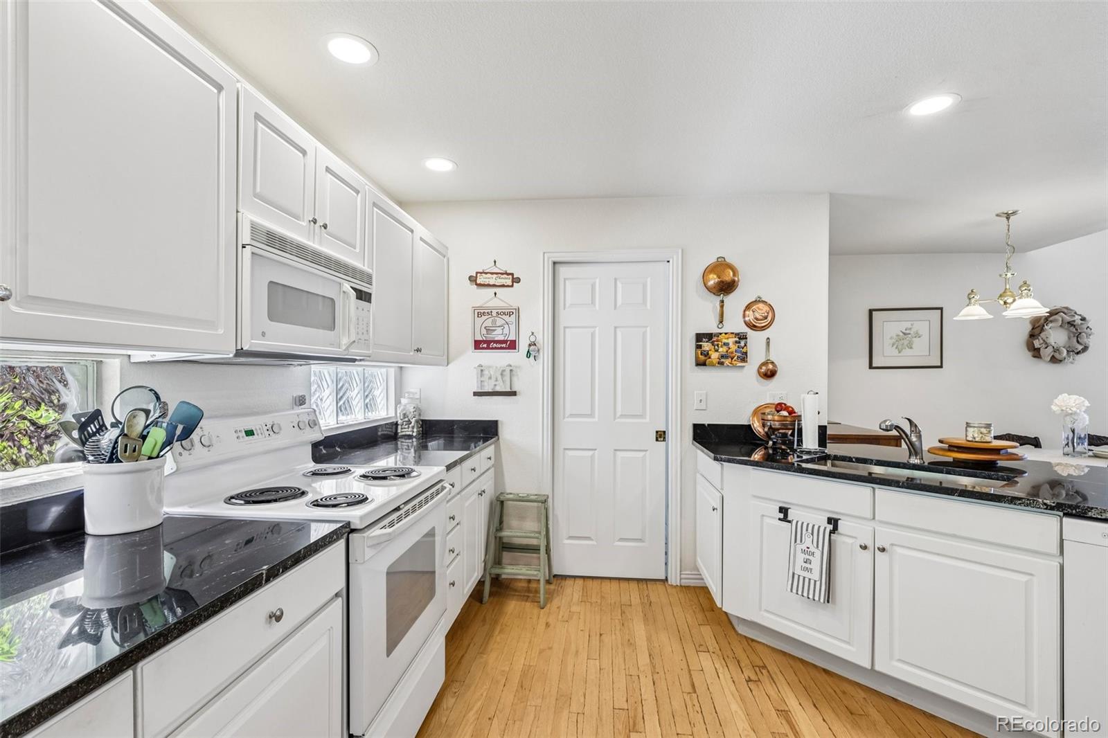 MLS Image #12 for 1011 s valentia street,denver, Colorado