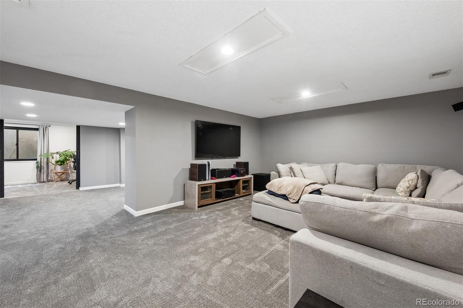MLS Image #18 for 7552 s emerson circle,littleton, Colorado