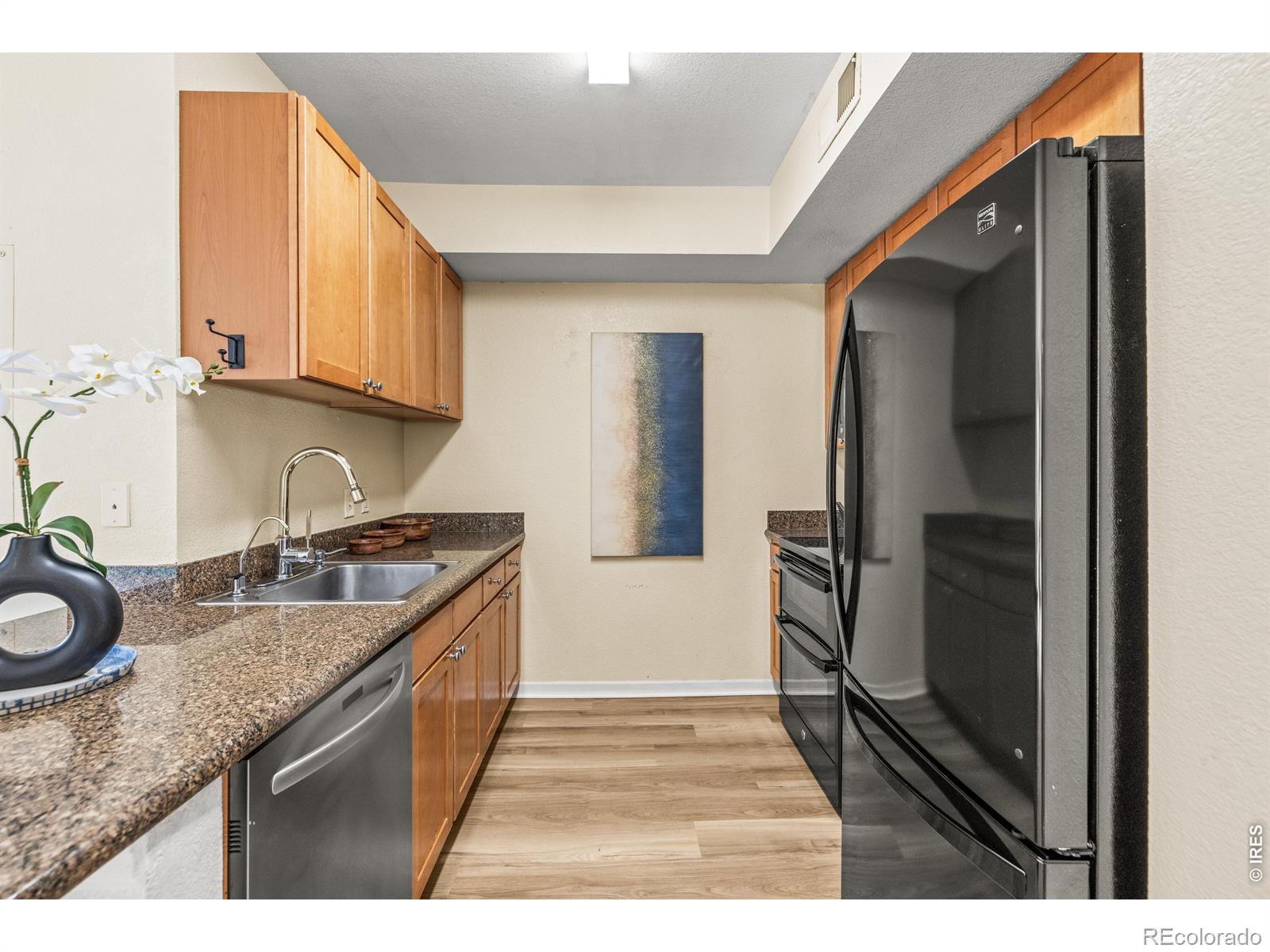 MLS Image #10 for 1623  saint paul street,denver, Colorado