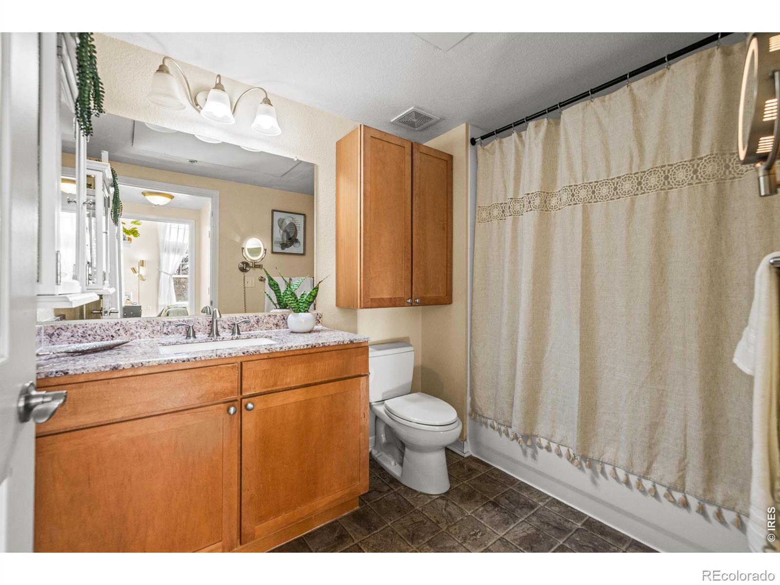 MLS Image #11 for 1623  saint paul street,denver, Colorado