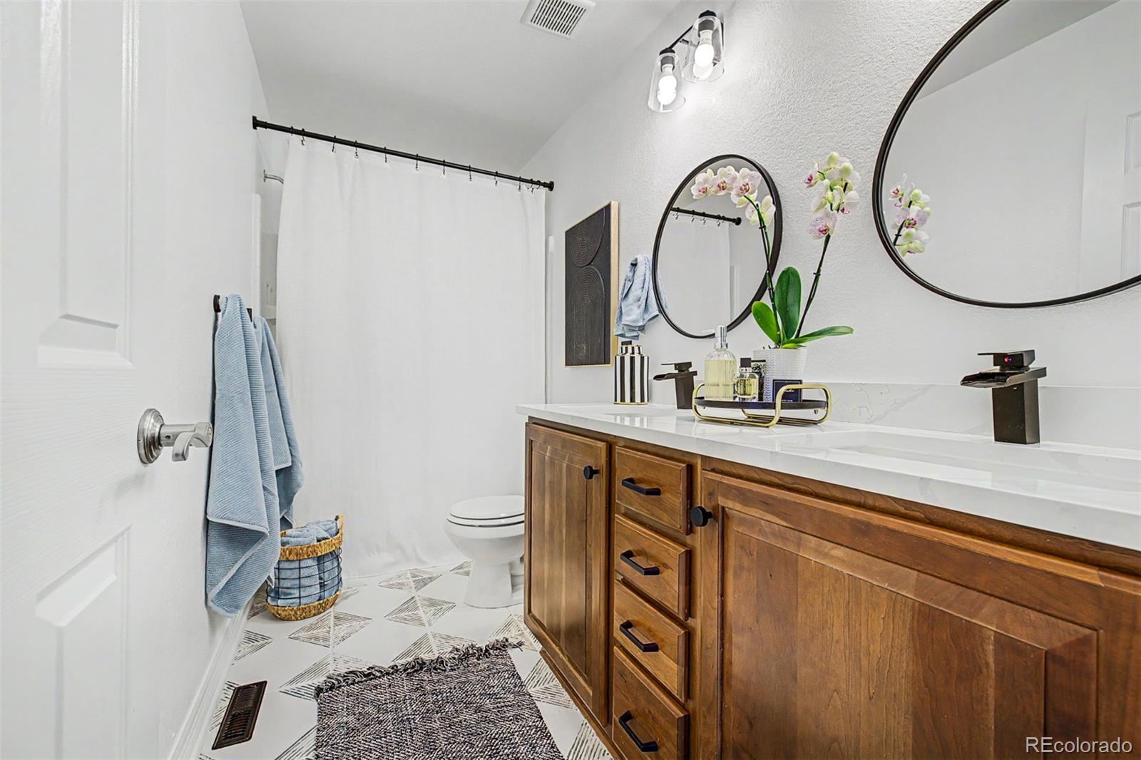 MLS Image #41 for 3164  geneva court,denver, Colorado