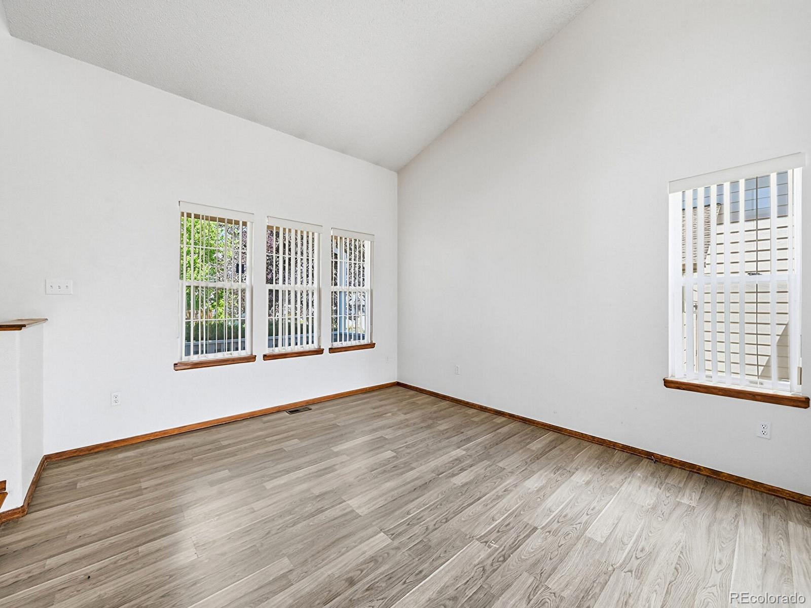 MLS Image #3 for 4934 s danube street,aurora, Colorado
