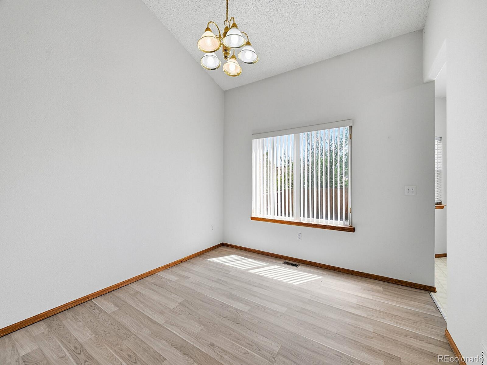 MLS Image #5 for 4934 s danube street,aurora, Colorado