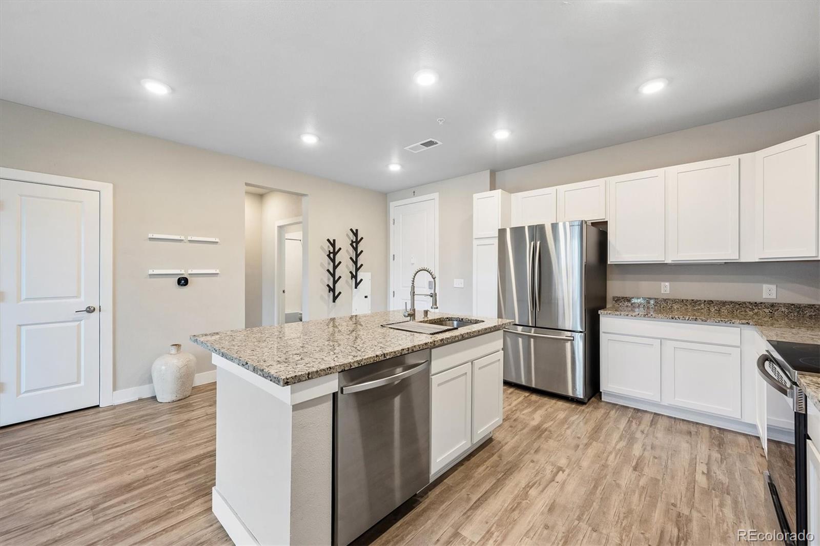 MLS Image #4 for 14331 e tennessee avenue,aurora, Colorado