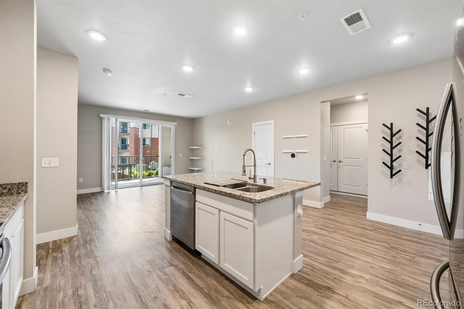 MLS Image #5 for 14331 e tennessee avenue,aurora, Colorado