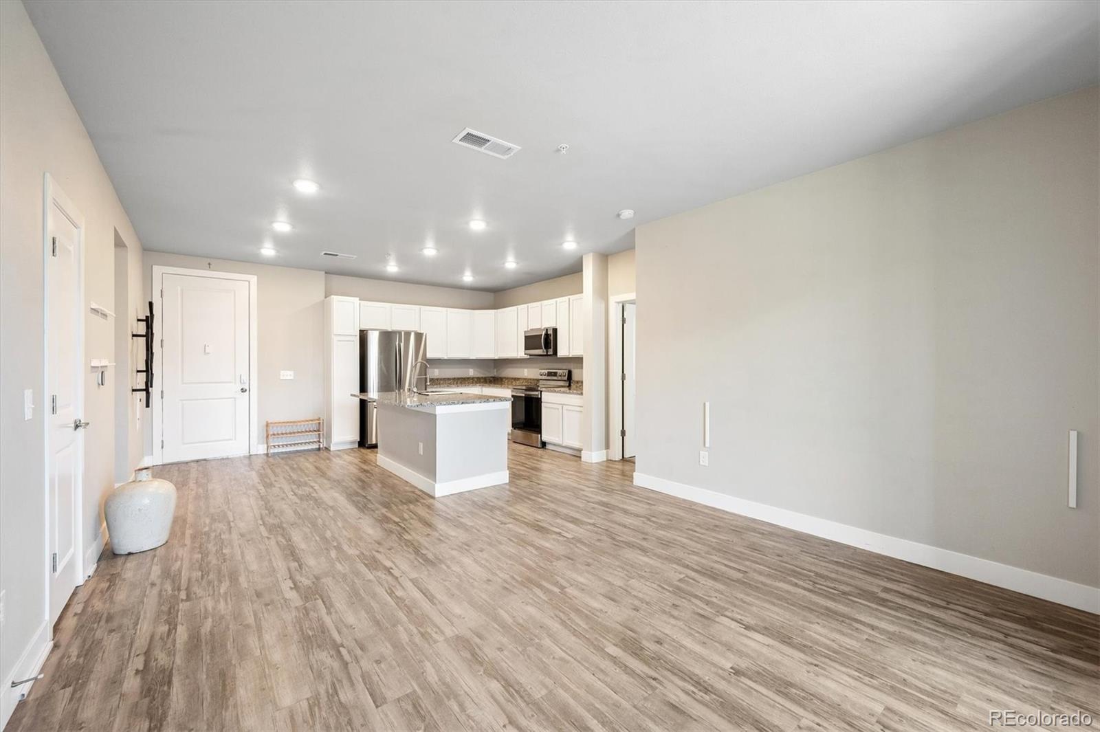 MLS Image #6 for 14331 e tennessee avenue,aurora, Colorado