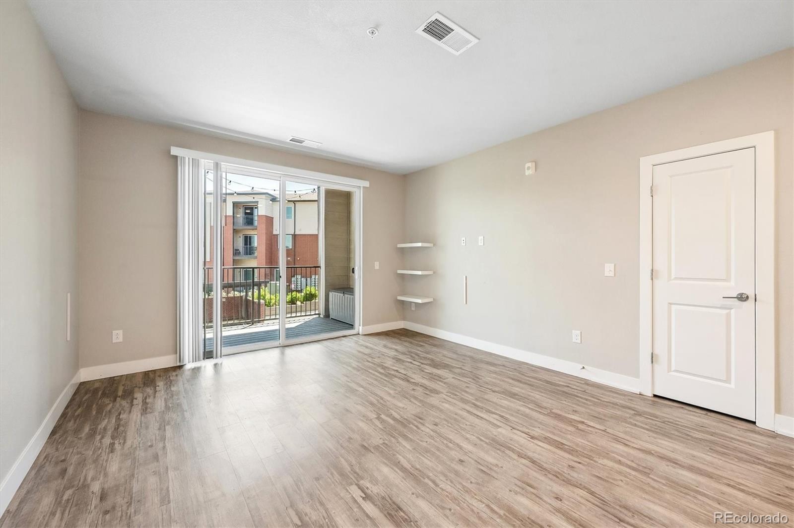 MLS Image #8 for 14331 e tennessee avenue,aurora, Colorado