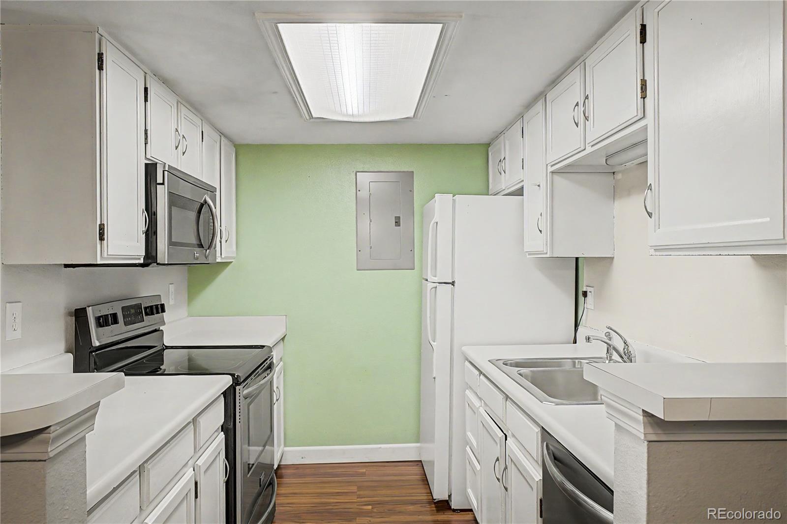 MLS Image #5 for 942 s walden street,aurora, Colorado