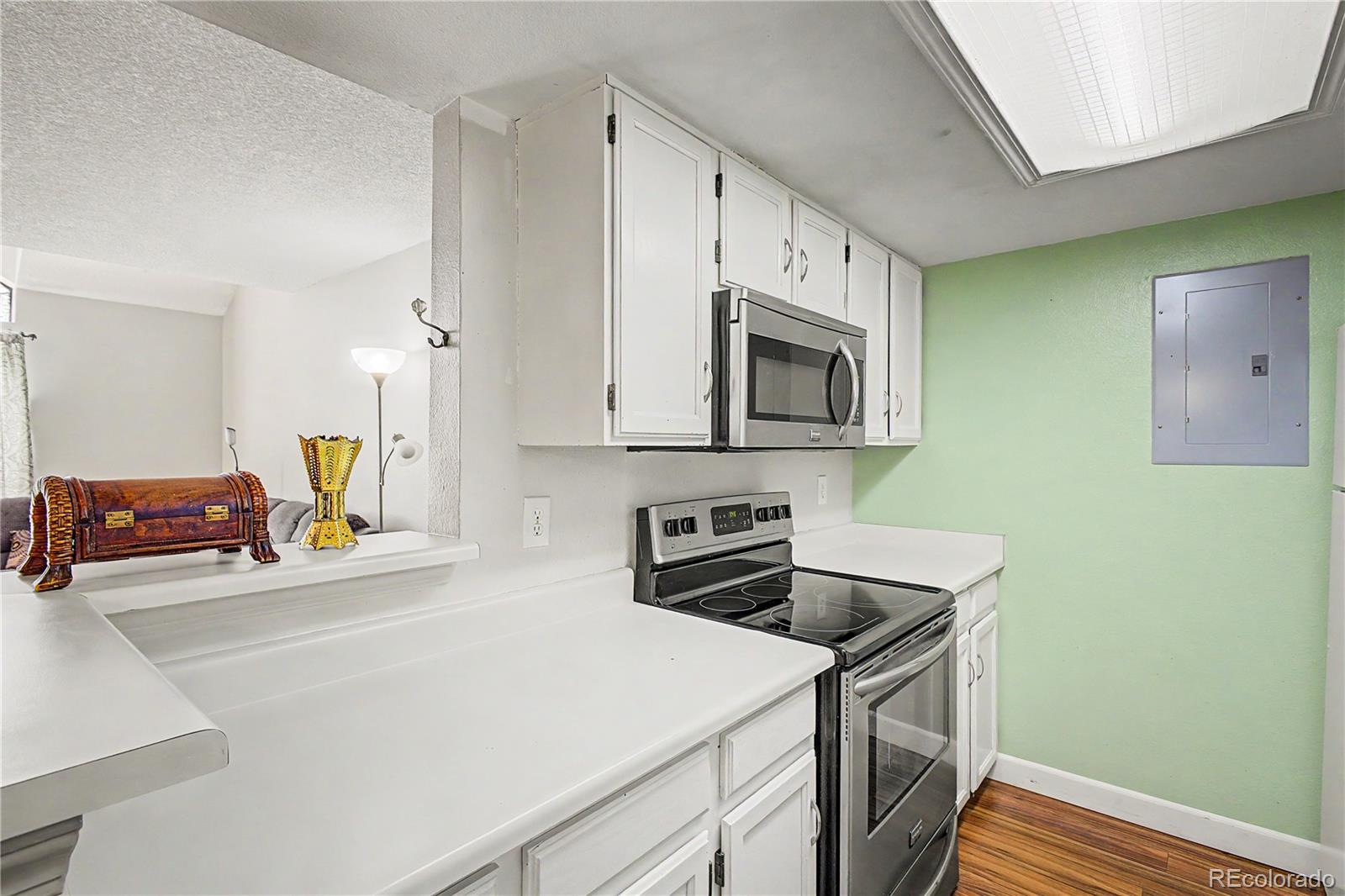 MLS Image #6 for 942 s walden street,aurora, Colorado
