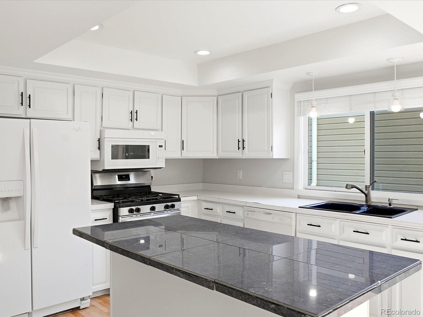 MLS Image #5 for 12379 e bates circle,aurora, Colorado