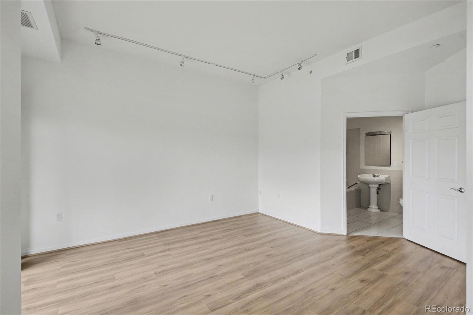 MLS Image #5 for 475 w 12th avenue 14d,denver, Colorado