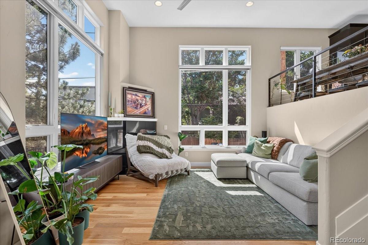 MLS Image #4 for 1657 n franklin street,denver, Colorado