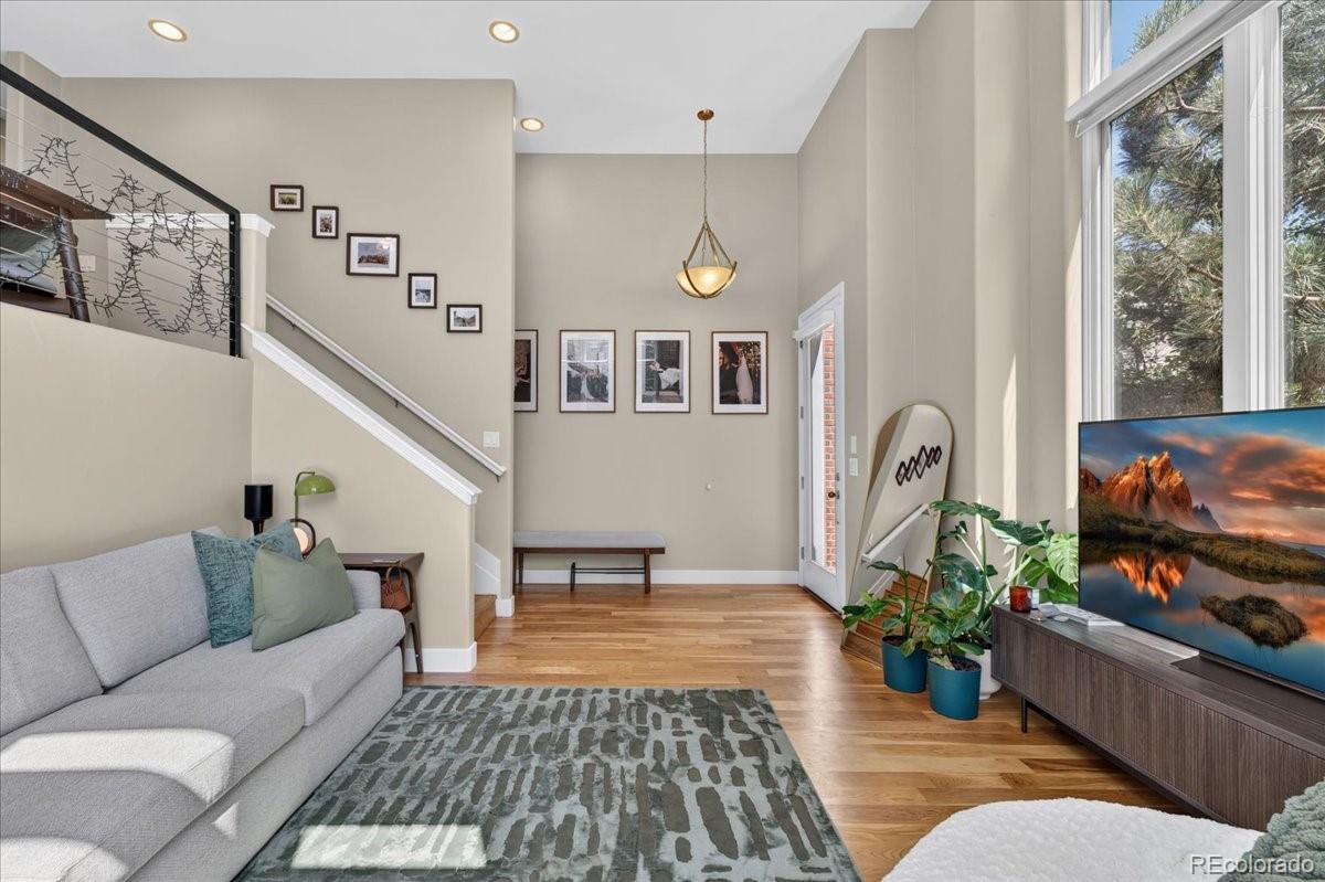MLS Image #5 for 1657 n franklin street,denver, Colorado