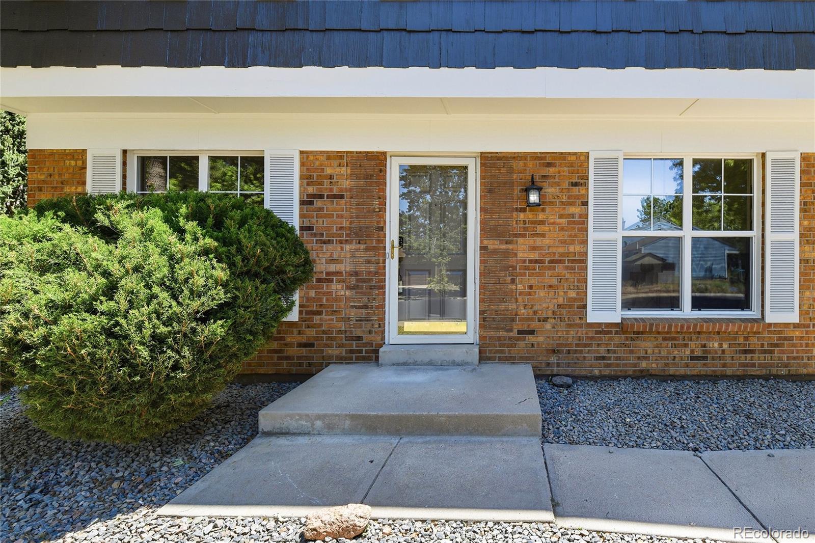 MLS Image #3 for 1430 s vaughn circle,aurora, Colorado