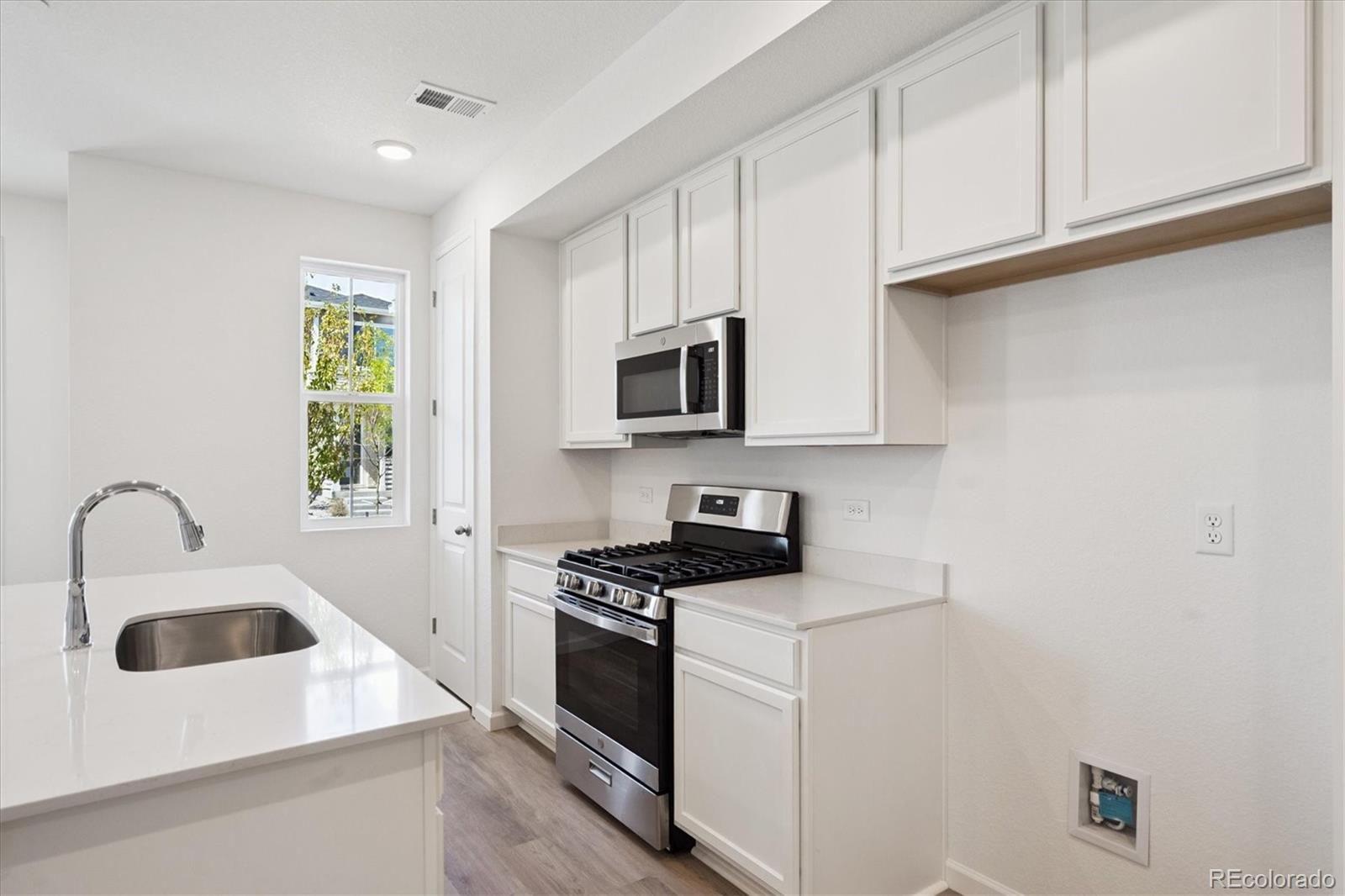 MLS Image #4 for 1336  penner drive,erie, Colorado