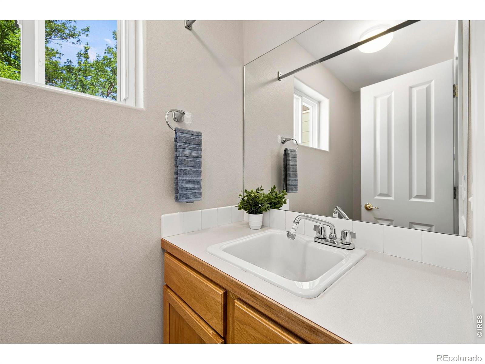 MLS Image #36 for 2038  burbank street,berthoud, Colorado